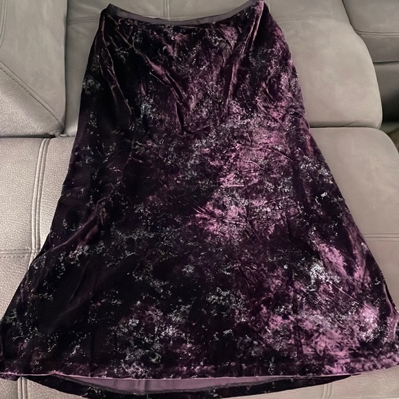 DANA BUCHMAN LUXE Purple Velour feel long Skirt Size 12 - Picture 1 of 5
